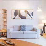 Modern Rustic Flat In Santos By Lovelystay 리스본