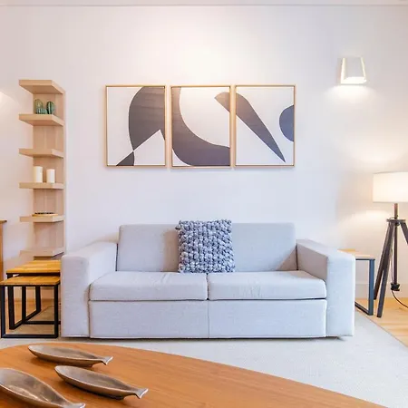 Modern Rustic Flat In Santos By Lovelystay Лісабон